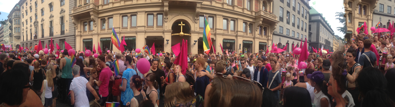 Illustration for article titled My photos from the biggest pride parade in Sweden!
